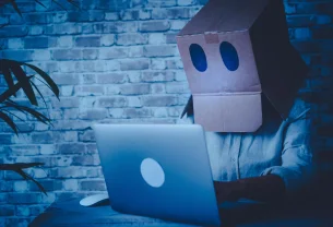 Contenus générés par IA et responsabilité des plateformes : un combat démocratique