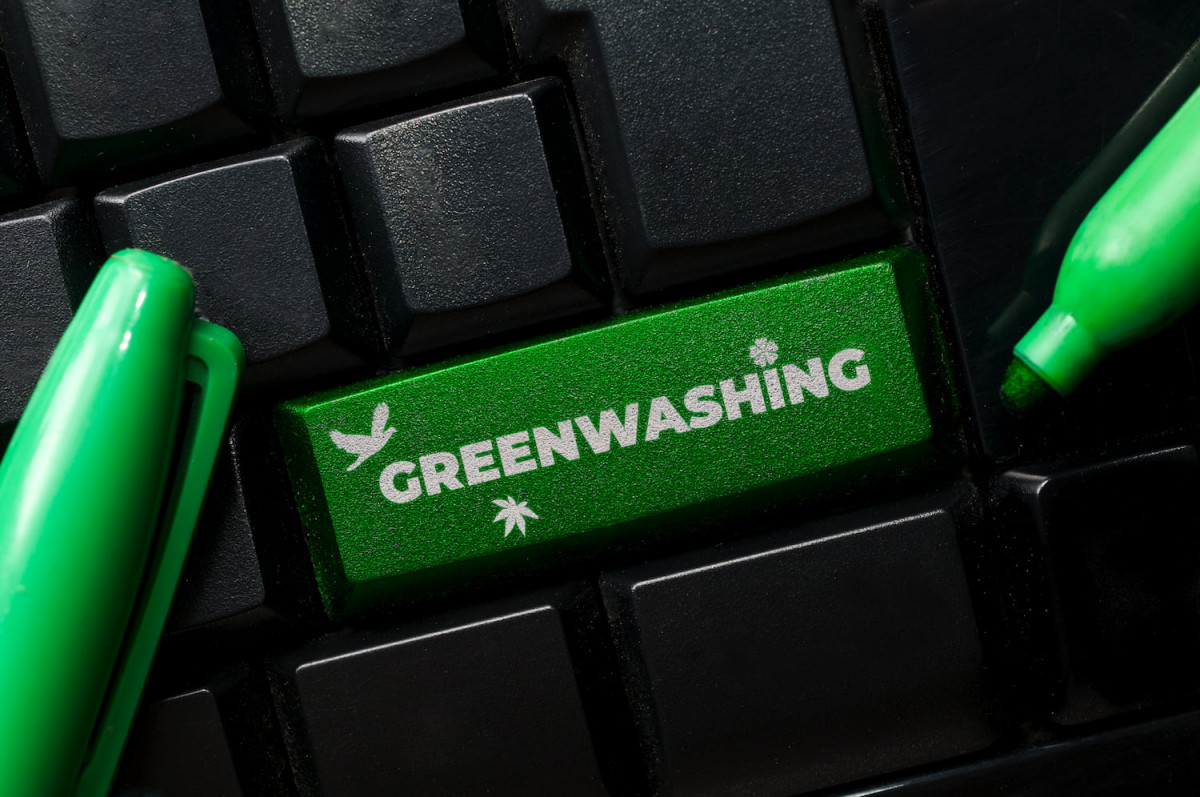 Ecosia Browser, un exemple de greenwashing numérique qui masque ses lacunes en plantant des arbres.
