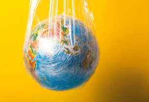 Un monde mort, emballé sous plastique pour en préserver la fraîcheur