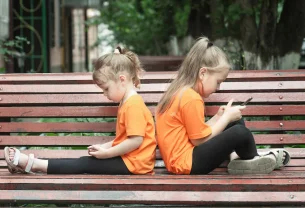 Réseaux sociaux et santé mentale des adolescents : une épidémie mondiale de troubles mentaux